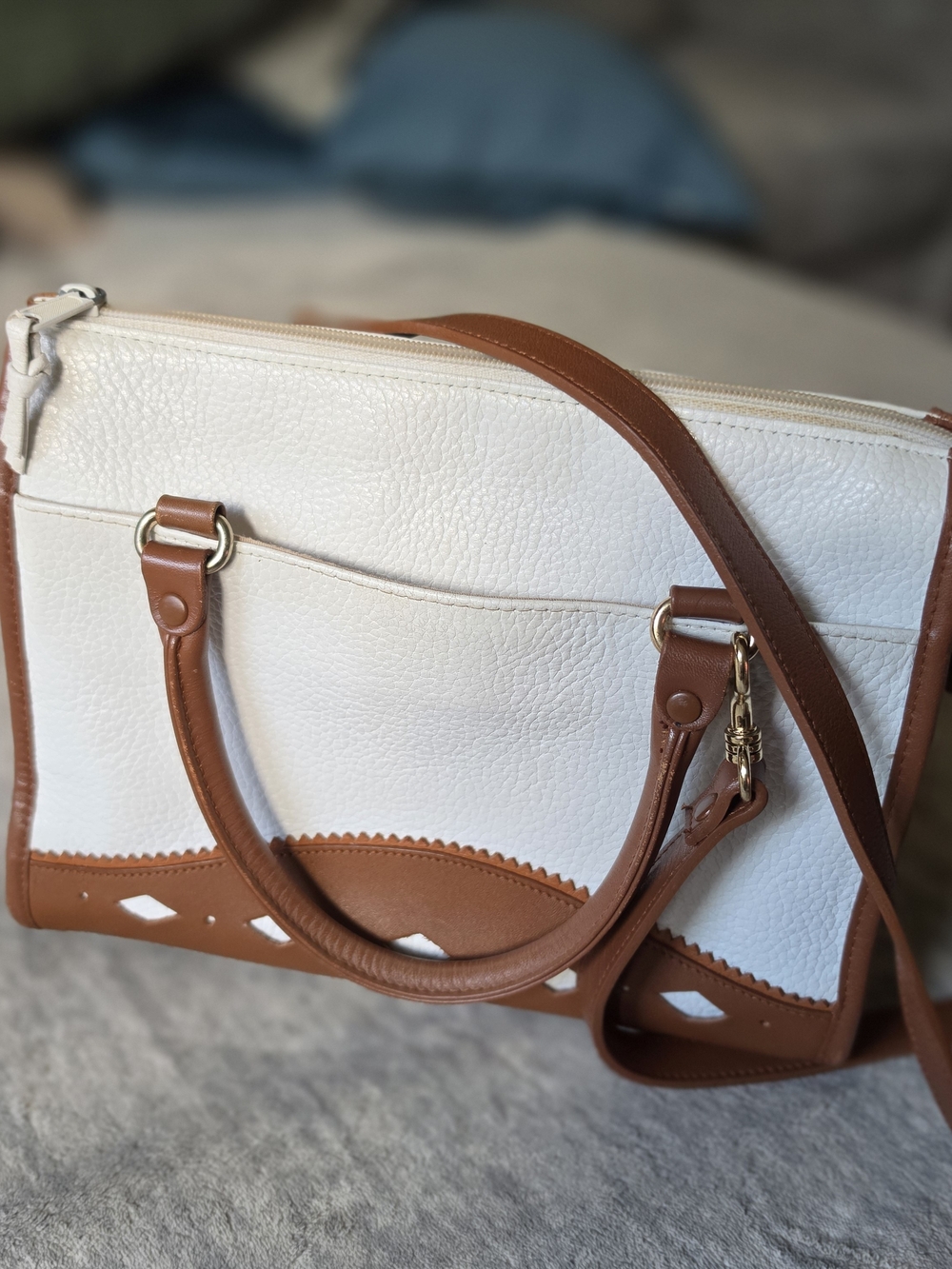 Giani Bernini colorblock crossbody handbag white leather